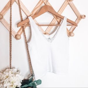 WHITE RIBBED CROP TOP